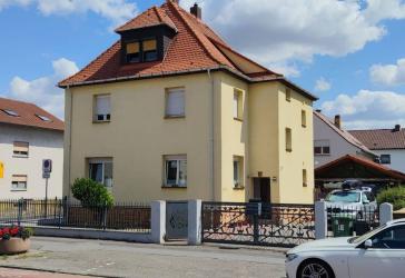 Geräumiges 3 Familienhaus mit 8 Zimmern in Bürstadt