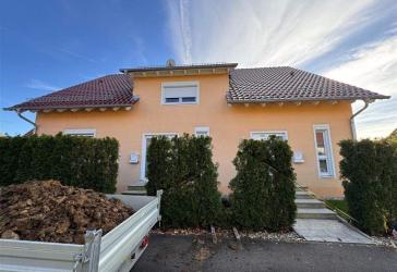Moderne Bestandsimmobilie mit Energieeffizienz - 4 Wohnungen, Garten & Stellplätze