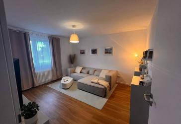 Ab 01.10. komplett modernisierte 3,5-Raum Wohnung mit Winterdienst, Treppenhausreinigung und Fernwärme