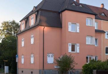 Helle, zentrale 4½-Zimmerwohnung in Zweifamilienhaus
