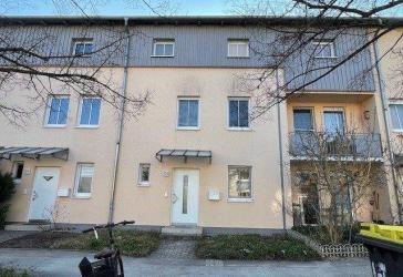 Großzügig geschnittenes Reihenmittelhauses mit Garten und Dachterrasse in Michendorf