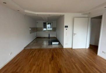 10502- RESERVIERT Moderne 4-Zimmer-mit Terrasse und eigenem Garten in Offenbach am Main