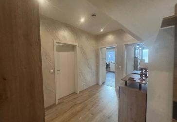 Zimmer frei in neu sanierter Luxus-WG für Frauen
