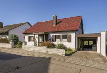 Familienfreundliches Zuhause mit Einliegerwohnung auf großzügigem Grundstück