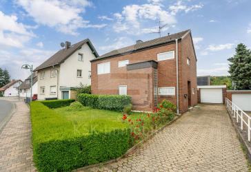 Freistehendes Einfamilienhaus. Zentrale ruhige Lage in Rheinnähe!