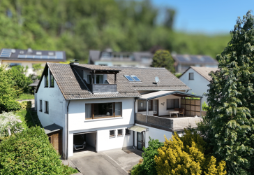 Viel Platz für die ganze Familie - vielseitige Immobilie mit Einliegerwohnung und großzügigen Nutzflächen