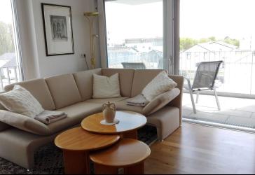 Voll möblierte, helle 3-Zimmer-Wohnung mit Balkon und Einbauküche in Ulm