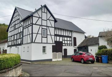 Charmat komplett saniertes Fachwerkhaus mit Flair