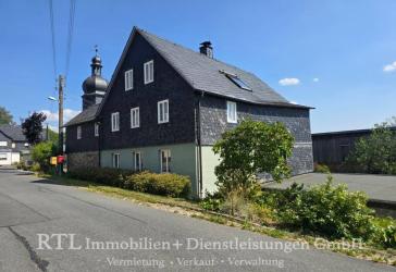 Gepflegtes Anwesen mit Scheune, Innenhof und viel Platz für Hobby und Werkstatt (A1749)