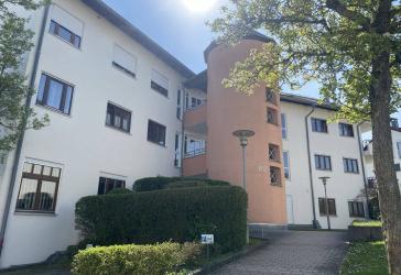 Home sweet home: Helle 2-Zimmer-Wohnung mit großzügigem Balkon, Aufzug und Tiefgaragenstellplatz