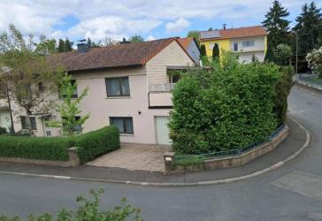 Einfamilienwohnhaus mit ELW in Top-Lage von Rödgen