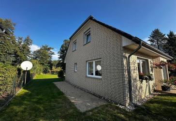 Wassergrundstück mit Einfamilienhaus in Bestensee