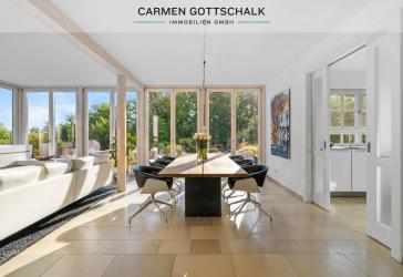 Urlaubsgefühl zuhause: Großzügig, hell, modern, mit Garten, Sauna und Blick auf See & Berge