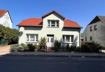 Haus mit Scheune - courtagefrei