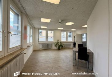 5-Zimmer-Bürofläche mit zwei Stellplätzen in zentraler Innenstadtlage