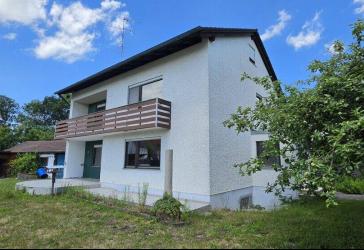 Großzügiges Einfamilienhaus mit 824 m² Grundstück in zentraler und gut angebundener Lage