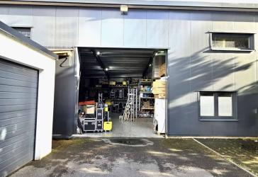 +Moderne & ebenerdig befahrbare Lagerhalle in Waiblingen+