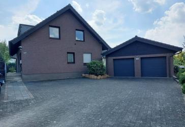 Großzügiges Ein- bis Zweifamilienhaus in Lohmar-Ort