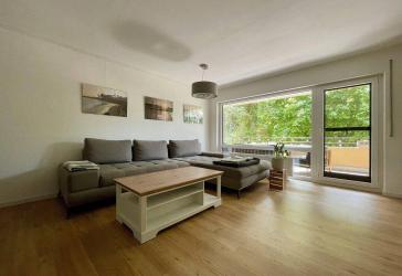 Sehr gepflegte 4-Zimmer-Wohnung mit großem Südbalkon in ruhiger, grüner Lage