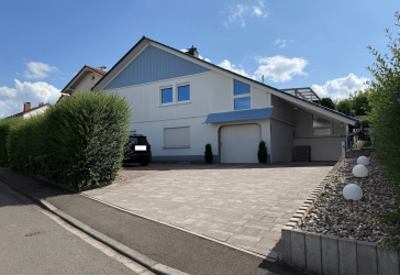 Großzügiges Einfamilienhaus mit 187 m² Wohnfläche, großer Terrasse, Sauna und idyllischem Garten
