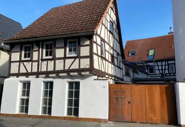 Ebenerdige, loftartige Räume mit Terrasse /Hochheim-Altstadt