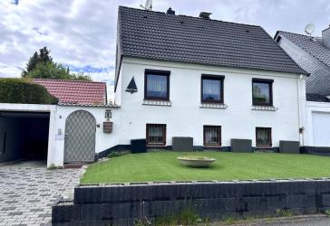 Attraktives Einfamilienhaus mit Garage