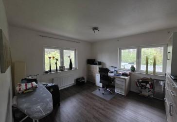 Geräumige Dachgeschosswohnung mit einigen Extras zu vermieten!