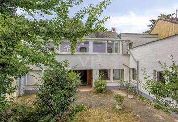 Großzügiges Haus mit nostalgischem Charme und idyllischem Garten