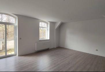 Ruhige 3-Zimmer-Wohnung mit Balkon und Gartenblick in Rudolstadt