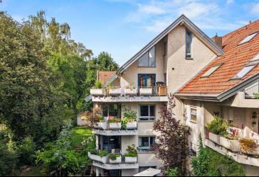 *Beliebte Südstadtlage* 3,5-Zimmer-Wohnung mit 2 Balkonen und Garage