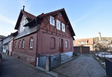 Freistehendes Einfamilienhaus mit Nebengelass