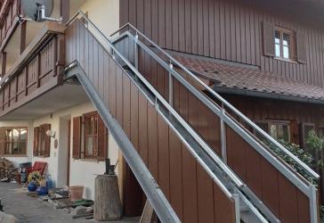 Großzügige 5-Zimmer-Wohnung mit Balkon, Loggia Gartenanteil und Stellplatz in Nantwein