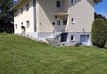 neuwertiges Zweifamilienhaus in sonniger Lage Nähe Zwiesel