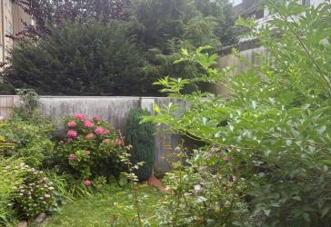 Wohnen und Arbeiten- Zentrale Lage mit Garten