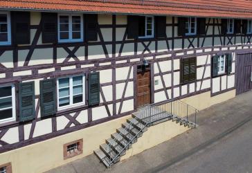 Charmante 3-Zimmer-Wohnung im historischen Fachwerkhaus – mit Balkon und Weinbergblick