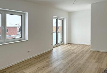 Erstbezug! - Schicke 2-Zimmer-Oberwohnung mit Balkon