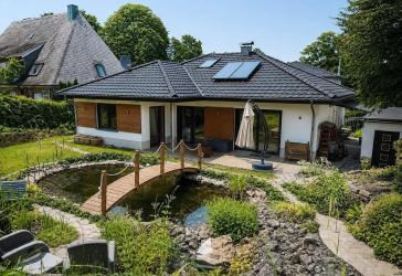 Ausbau Potenzial: besonderes Einfamilienhaus mit Wellnessbereich und Garten in Witten-Bommern