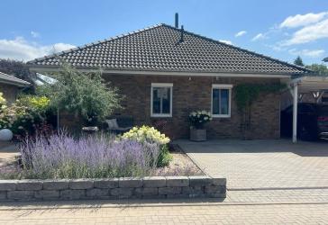 Neuwertiger Bungalow in toller Lage von Kellinghusen