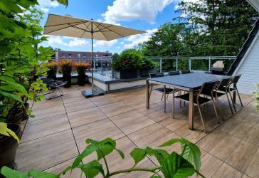 Courtagefrei: Helle und zentral gelegene DG-Maisonette-Wohnung mit Galerie und Sonnenterrasse
