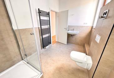 Provisionsfrei - Renovierte 3 Zimmer Wohnung mit Stellplatz in Heßdorf
