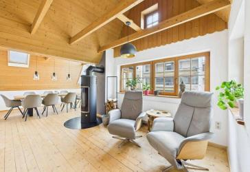 Außergewöhnliches Ein- Zweifamilienhaus mit viel Platz für Ihre Familie in Nellingen