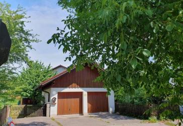 Freistehendes EIN- oder ZWEI-FAMILIENHAUS - 1.073 m² Grundstück - 3 GARAGEN