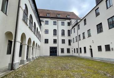 'Höhmannhaus' - Wohnen in historischen Gemäuern in der Maximilianstraße