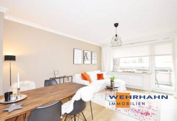 Courtagefrei: Renovierte 3-Zimmer-Wohnung mit Balkon und TG-Stellplatz in zentraler Lage