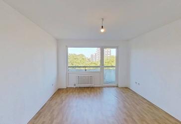 Große 3-Zimmer-Wohnung mit BALKON und EINBAUKÜCHE
