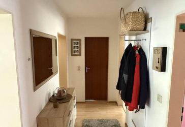Stilvolle 4-Zimmer-Wohnung mit Balkon, Garage & Keller in ruhiger Wohnlage