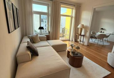 Sonnig, geraeumig Altbau 3 Zimmer + Wohnkueche