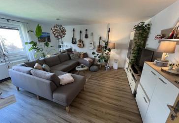 Schöne 3,5 Zimmer Eigentumswohnung mit 2 Balkonen