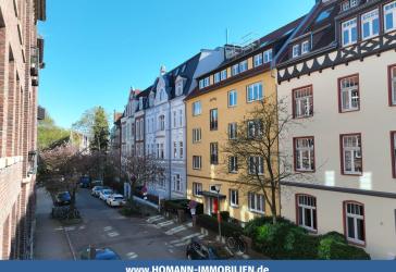 Schulstraße im Kreuzviertel - helle Maisonette mit Balkon in besonderer Lage