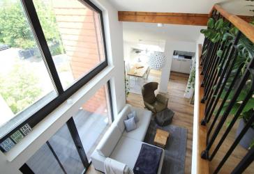 Moderne Galeriewohnung mit EBK, Kamin u. Stellplatz